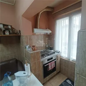 Apertament 2 camere decomandat balcon pivnita zona Valea Aurie - foto 6