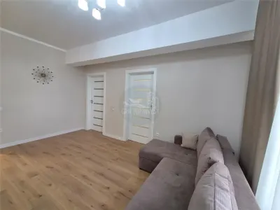 Apartament de lux 3 camere balcon parcare zona Calea Surii Mici - foto 9