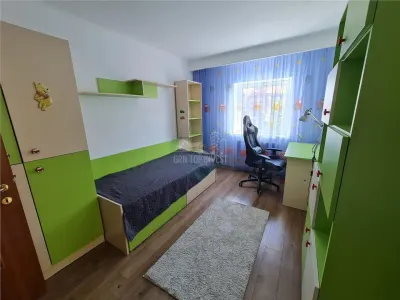 Apartament 3 camere 2 bai si 2 balcoane zona Centrala - foto 6