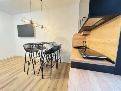Apartament de LUX cu 3 camere in zona Centrala - foto 11