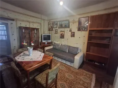 Apartament la casa 2 camere pivnita  100mp gradina zona Lazaret - foto 16
