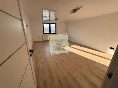Casa cu 4 camere si 3 bai pretabila birouri in Sura  Mare - foto 4