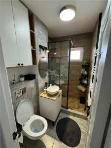 Apartament modern 3 camere balcon pivnita zona Semaforului - foto 13