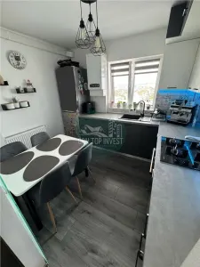 Apartament modern 3 camere balcon pivnita zona Semaforului - foto 4