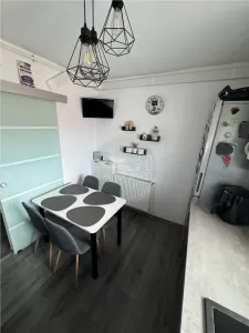 Apartament modern 3 camere balcon pivnita zona Semaforului - foto 6