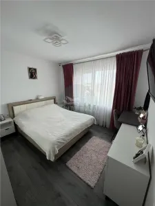 Apartament modern 3 camere balcon pivnita zona Semaforului - foto 8