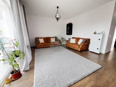 Apartament 3 camere terasa balcon si parcare zona Selimbar - foto 1