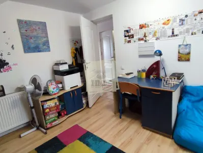 Casa individuala 5 camere terasa acoperita 3 bai si 458 mp teren in Cristian - foto 15