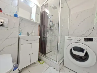 Garsoniera moderna cu pivnita zona Lazaret - foto 14