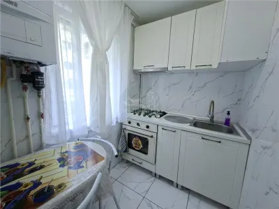 Garsoniera moderna cu pivnita zona Lazaret - foto 8