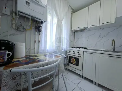Garsoniera moderna cu pivnita zona Lazaret - foto 9