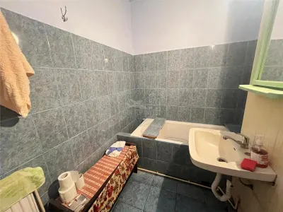 Apartament 2 camere decomandat balcon pivnita zona Vasile Aaron - foto 11