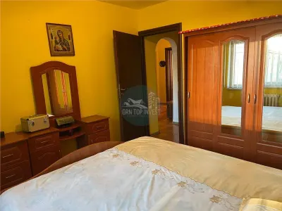 Apartament decomandat 3 camere etaj intermediar Vasile Aaron - foto 7