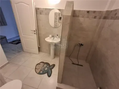 Apartament 2 camere balcon si loc parcare zona Doamna Stanca - foto 7