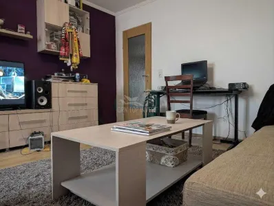 Garsoniera decomandata cu balcon zona Lazaret - foto 2