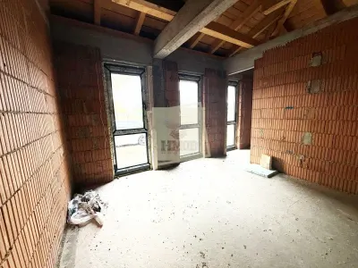 Casa individuala cu 4 camere 3 bai si 390 mp teren in Sura Mica - foto 19