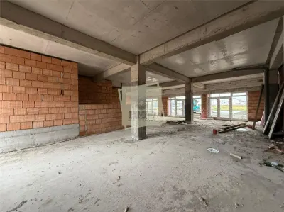 Spatiu comercial 137  mpu 3 parcari pretabil afacere - foto 2