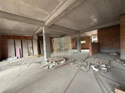 Spatiu comercial 137  mpu 3 parcari pretabil afacere - foto 3