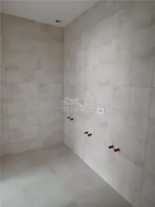 Apartament 3 camere 3 bai pivnita zona Centrala - foto 6