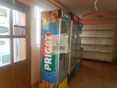 Spatiu comercial zona Lazaret 49 mp utili - foto 12