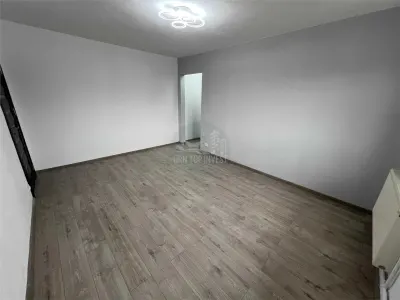 Apartament 2 camere cu balcon zona Ciresica - foto 2