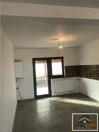 Casă 3 camere Miroslava - poza 2