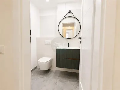 Apartament 3 camere decomandat 2 bai balcon pivnita zona Strand - foto 7