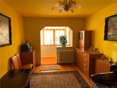 Apartament decomandat 3 camere etaj intermediar Vasile Aaron - foto 7