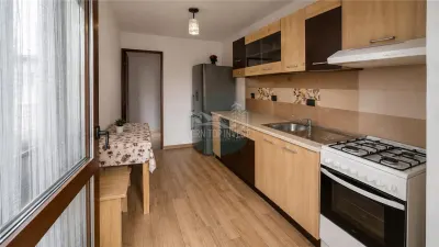 Apartament decomandat cu 2 camere si balcon zona Doamna Stanca - foto 4