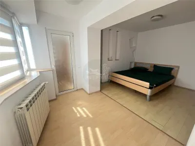 Apartament 3 camere 2 balcoane etaj 1 - zona Centrala - foto 13
