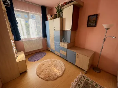 Apartament 2 camere etaj intermediar zona Vasile Aaron - foto 5