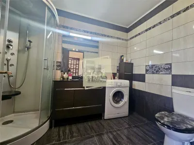Apartament 3 camere terasa 80 mp si  curte 145 mp zona Calea Cisnadiei - foto 8