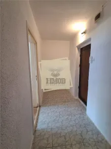 Garsoniera decomandata 32 mp utili Turnisor - foto 8