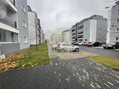 Apartament modern cu 3 camere terasa si 2 parcari in zona Centrala - foto 12