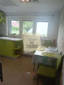 Casa cu 6 camere 2 bai si 650 mp teren in zona Calea Surii Mici - foto 9