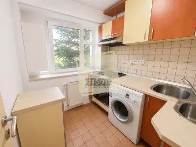 Apartament 3 camere 2 balcoane etaj 1 - zona Centrala - foto 17