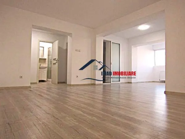 Apartament 4 camere Târgoviște - poza 1