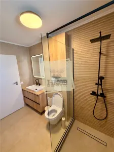 Apartament  4 camere 2 bai si loc parcare zona Kogalniceanu - foto 15