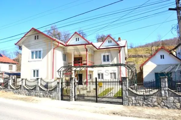 Casă 7 camere Târgoviște - poza 2