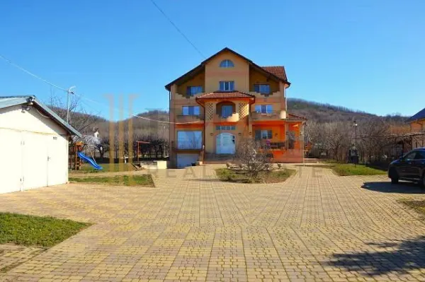 Casă 8 camere Târgoviște - poza 4