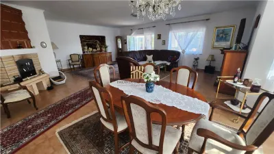 Casă de Vânzare în Poieni-Solca, Bucovina | Casă de Poveste | 3 Dormitoare | Șemineu | Sobă de Teracotă | Garaj | Teren 3.195 mp | Comision 0 - foto 4