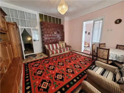 Casă Tradițională de Vânzare în Bucovina Sasca | 180 mp Utili | 6 Camere | 2.500 mp Teren | Beci din Piatră | Drum Asfaltat | Comision 0 - foto 13
