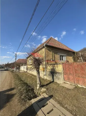 Casă 3 camere Vermes - poza 1