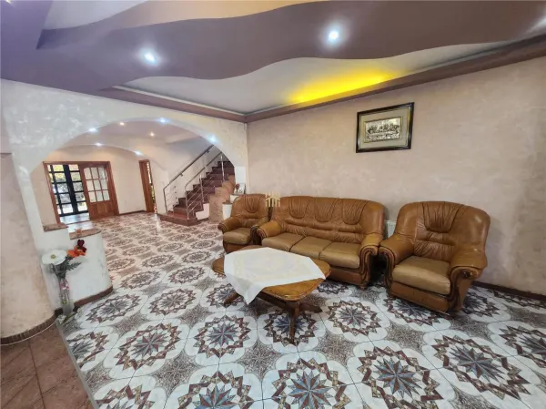 Casă 7 camere Suceava - poza 2