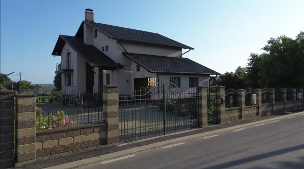 Casă 6 camere Suceava - poza 1