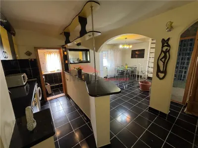 Apartament 4 camere, Han (140 mp) - Bistrita
