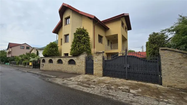 Casă 6 camere Suceava - poza 1