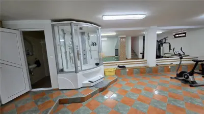 Casă de Lux în Suceava | 5 Dormitoare | 6 Băi | Wellness | 2 Garaje - foto 15