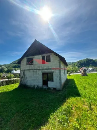 Casă 3 camere Tarlisua - poza 1