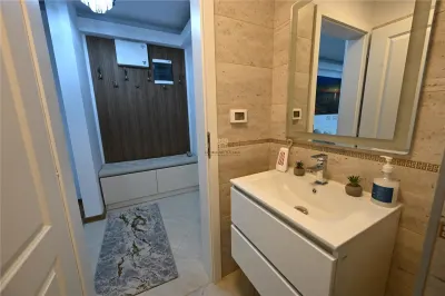Apartament 3 camere de închiriat în Suceava  Ultracentral | Bloc Nou | Parcare Subterană | Încălzire în Pardoseală | Aer Condiționat - foto 3